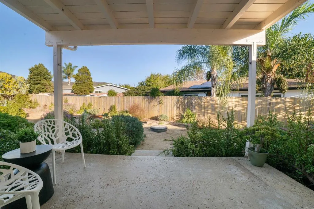 1227 Dolphin Circle