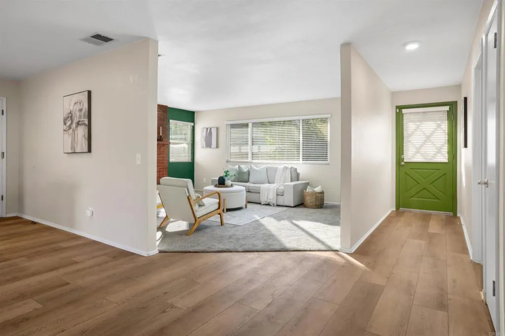 1227 Dolphin Circle