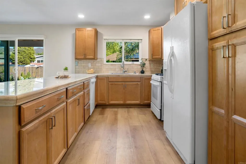 1227 Dolphin Circle