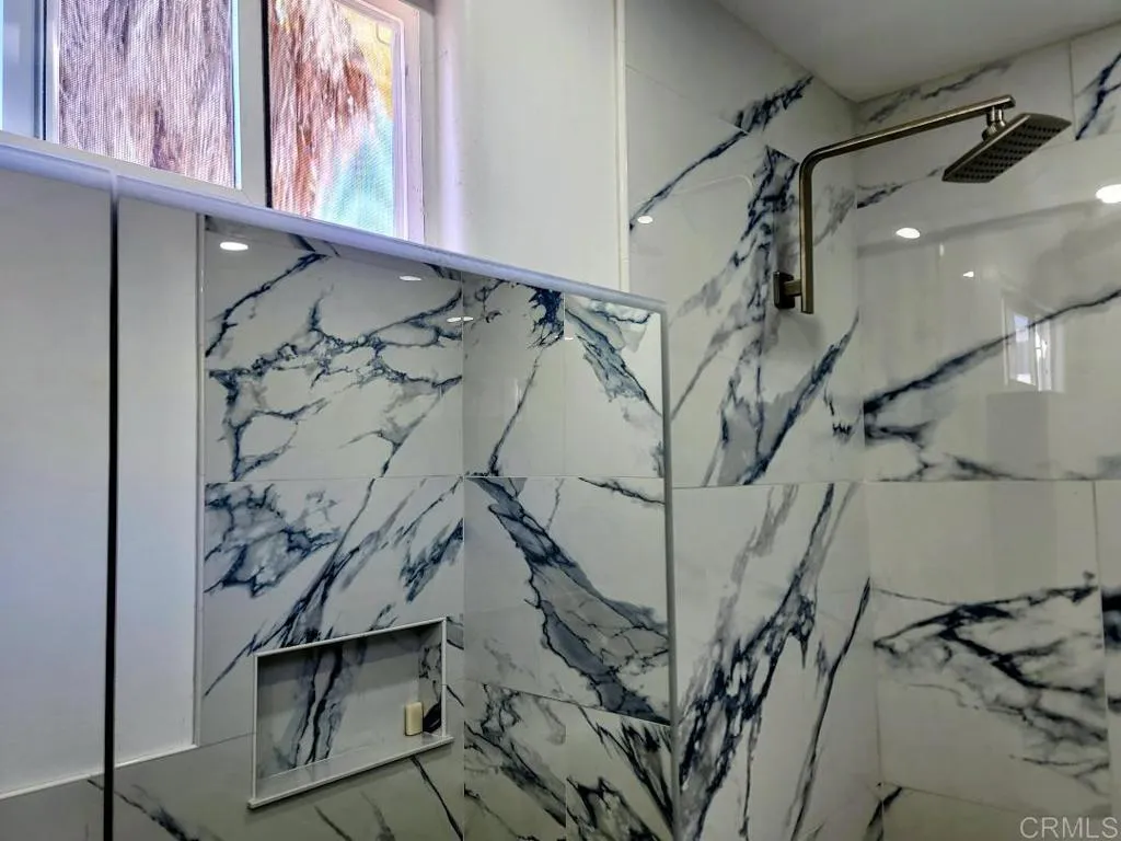 245 W Bobier Drive Unit 90