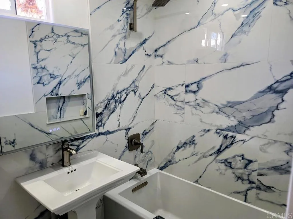 245 W Bobier Drive Unit 90