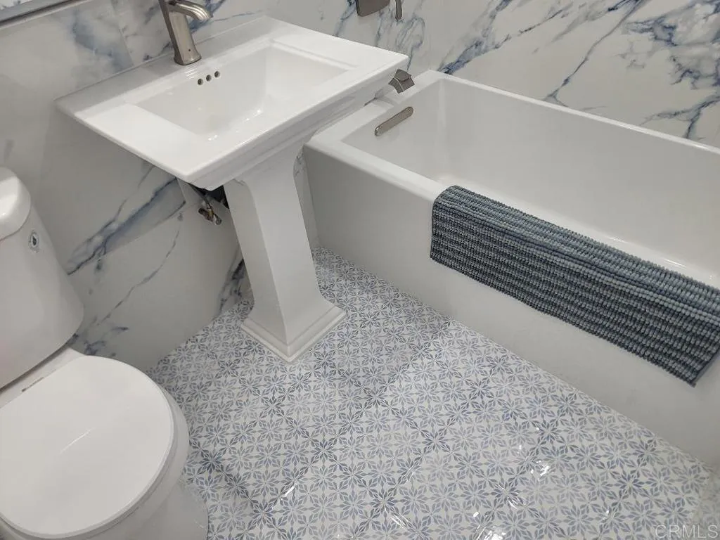 245 W Bobier Drive Unit 90