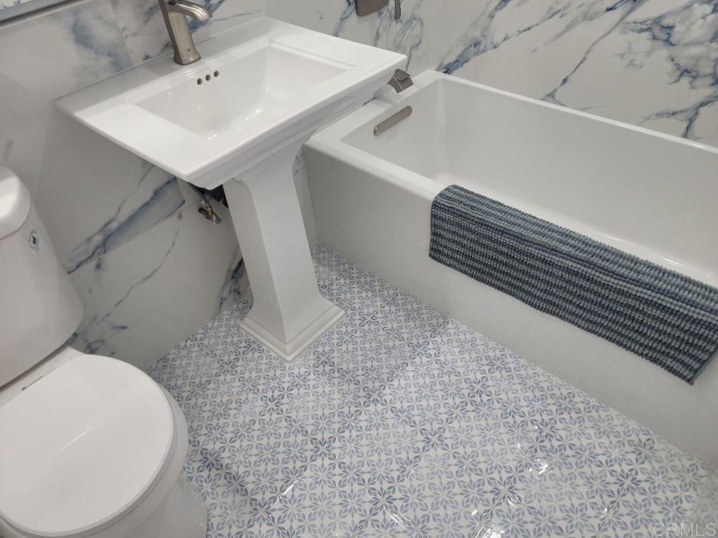 245 W Bobier Drive 90