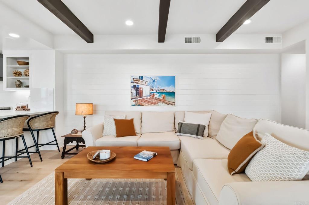 1400 Anacona Place 105