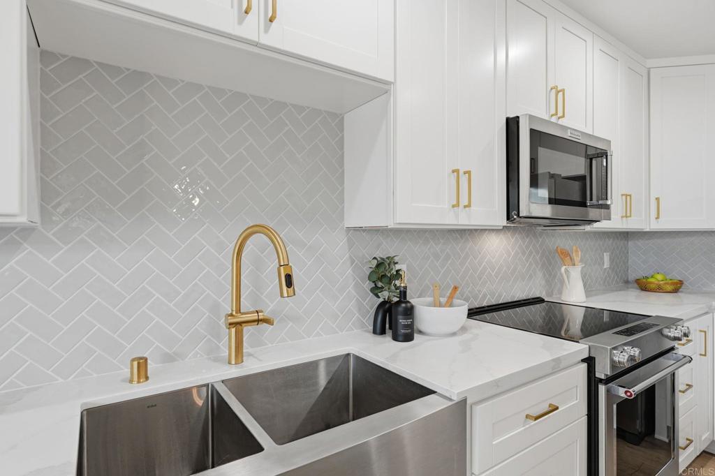 3103 Camino Del Arco