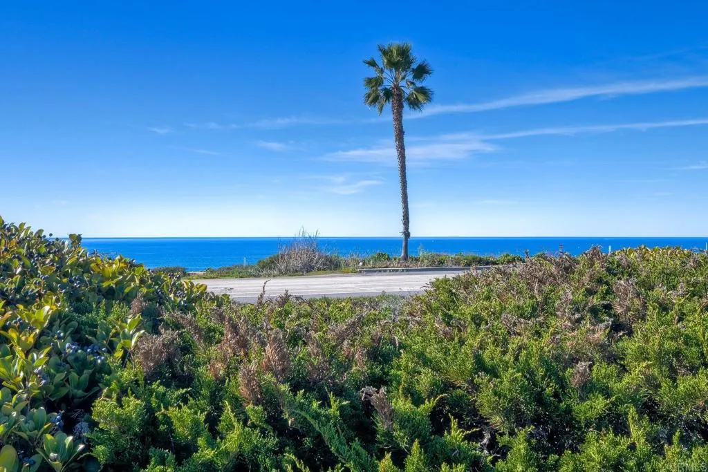 6506 Oceanview Drive