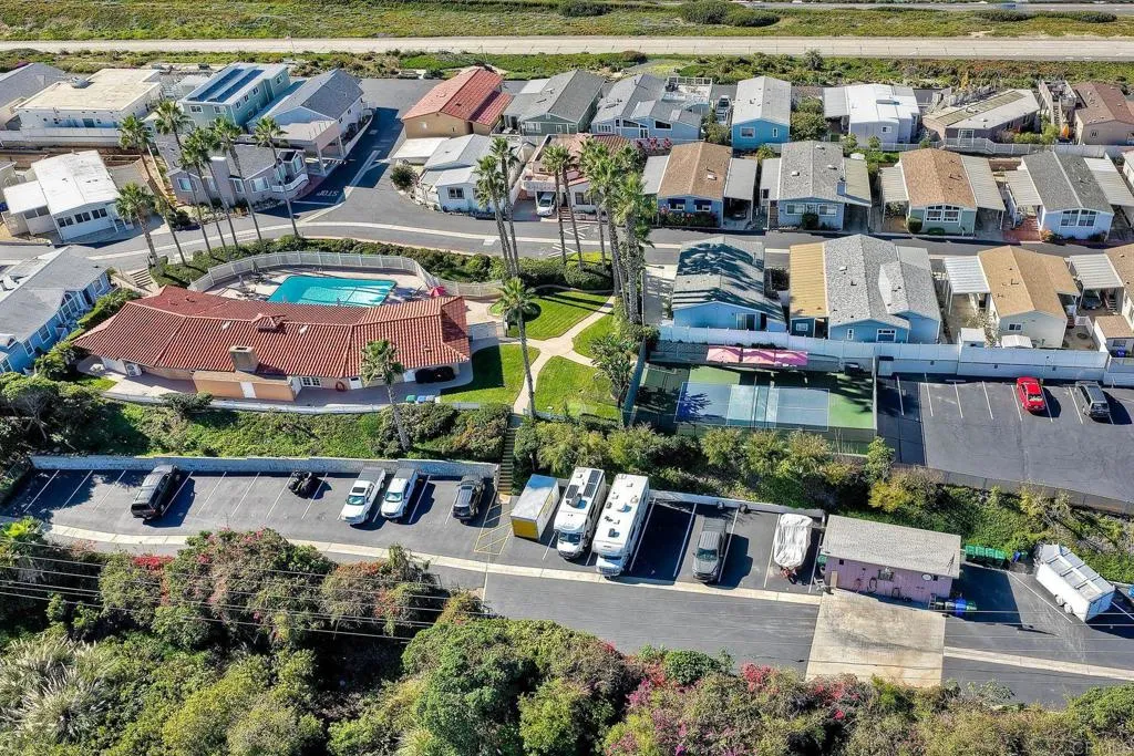 6506 Oceanview Drive
