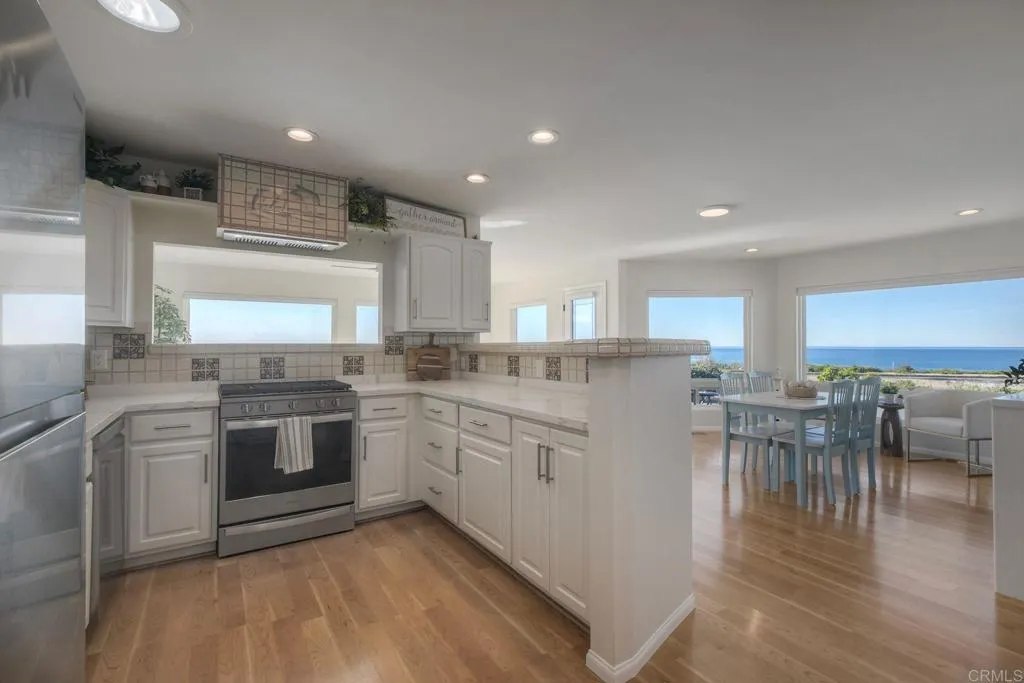 6506 Oceanview Drive