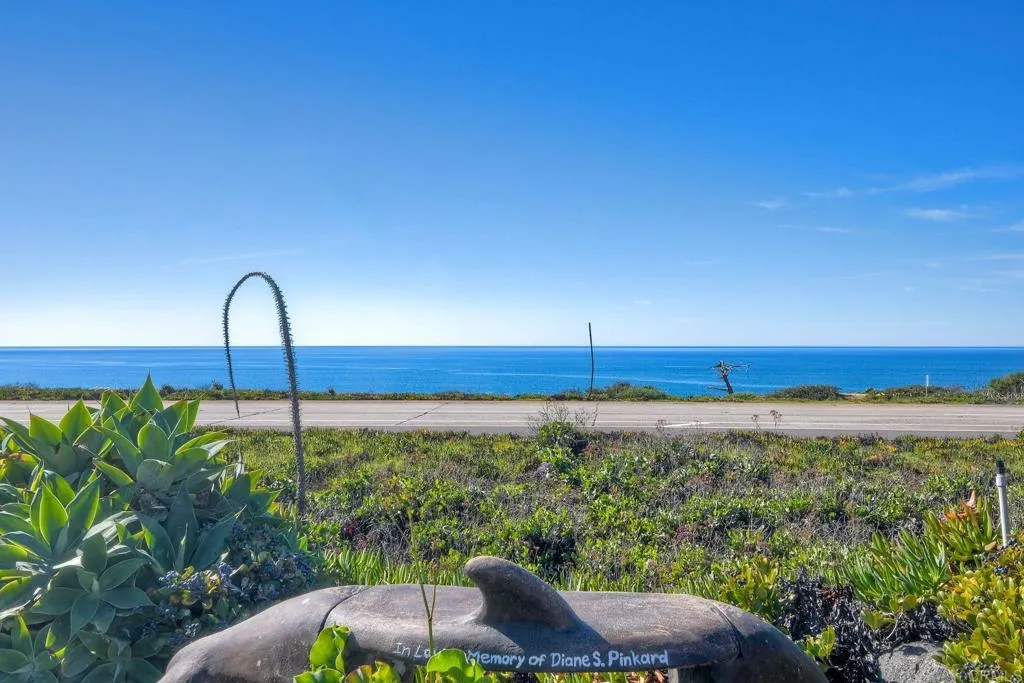 6506 Oceanview Drive
