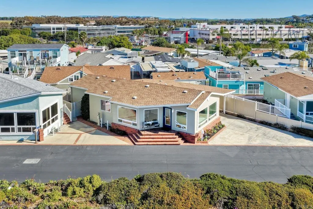 6506 Oceanview Drive