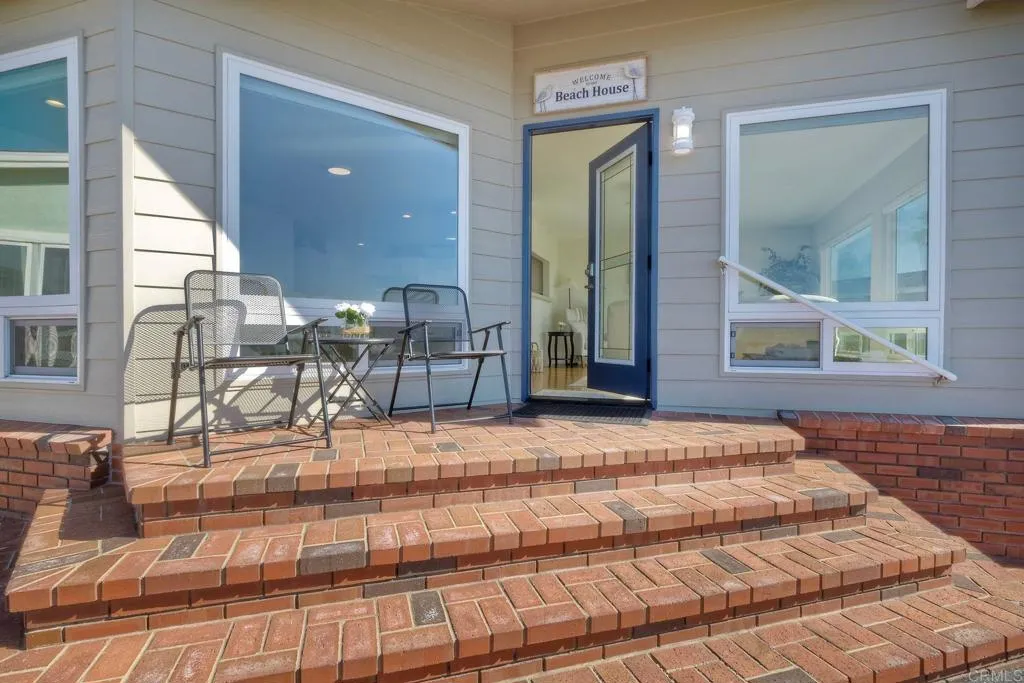 6506 Oceanview Drive