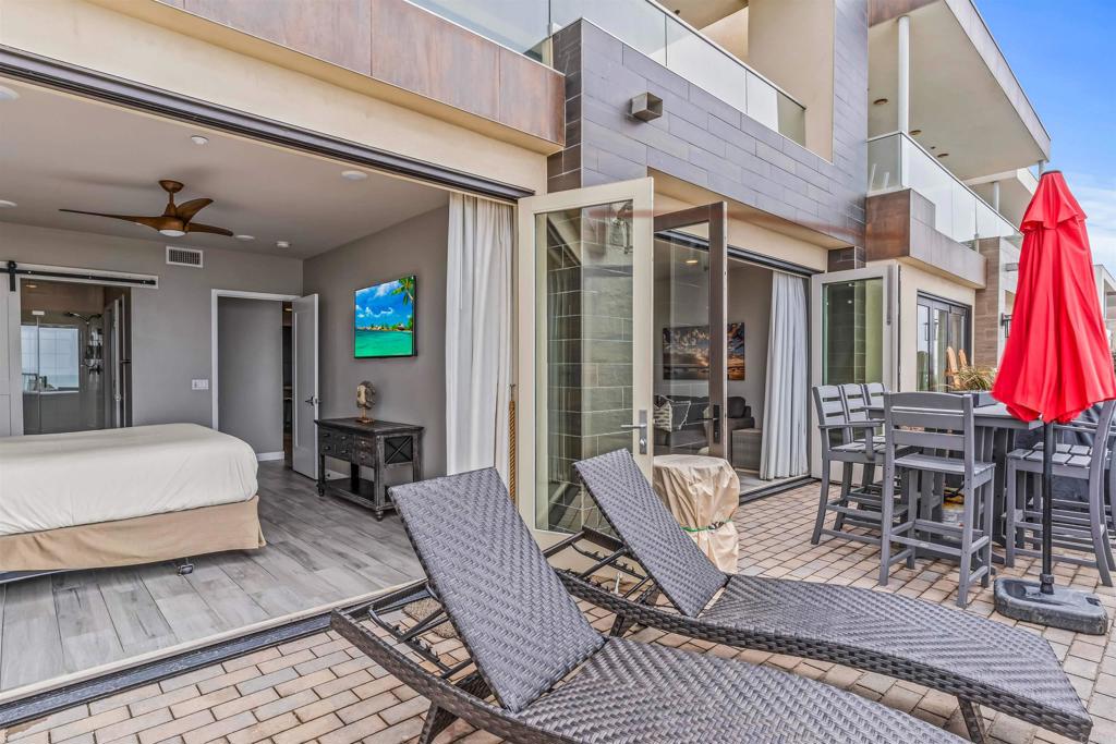 700 S The Strand 102