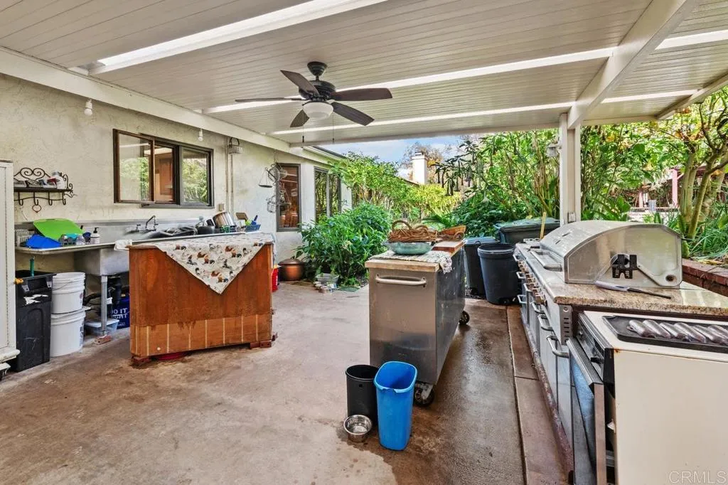 2360 Lone Oak
