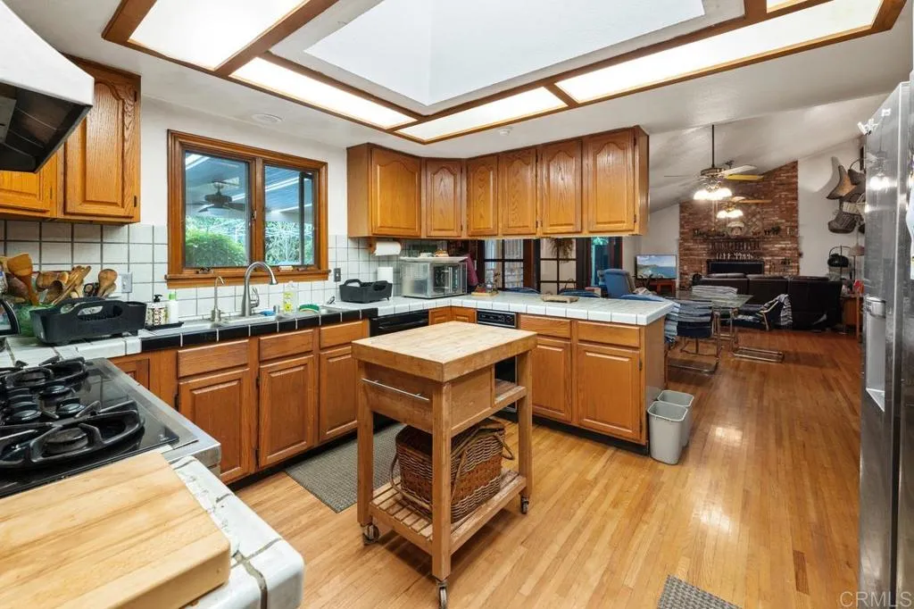 2360 Lone Oak