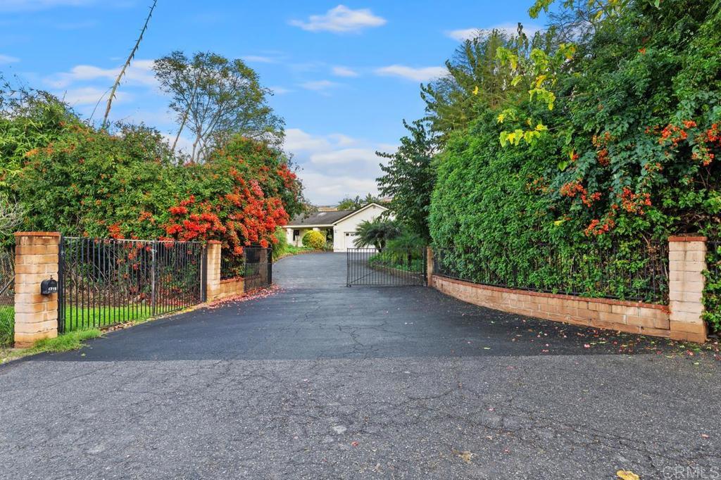 2360 2362 Lone Oak Lane