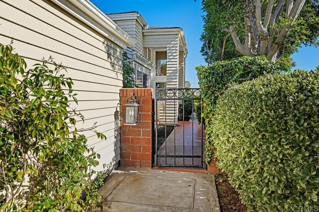 7426 Lantana