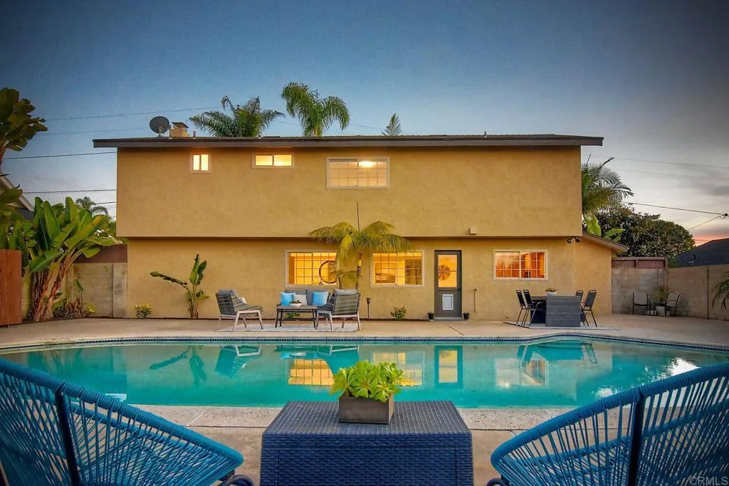 2044 Linda Lane