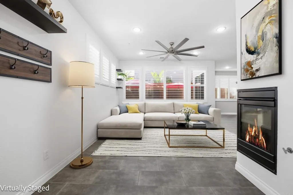 2284 Durango Way Unit 200