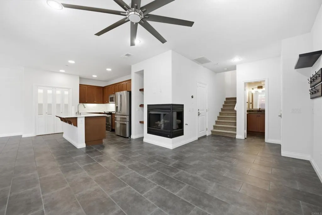 2284 Durango Way Unit 200