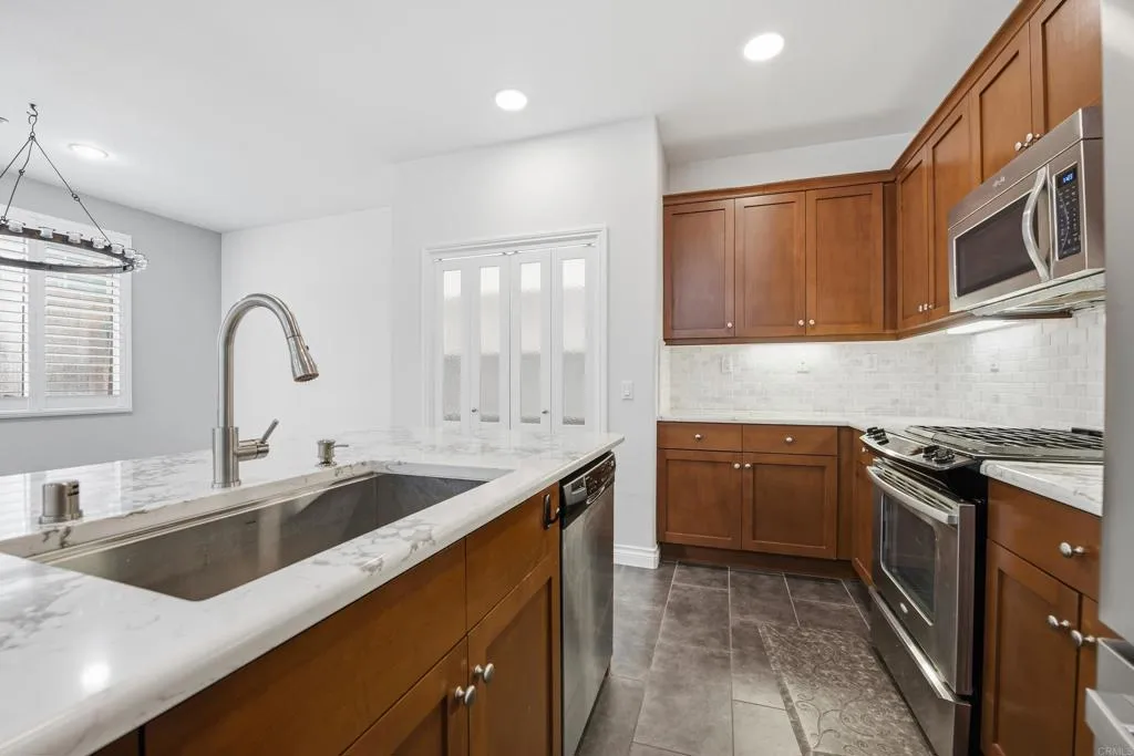 2284 Durango Way Unit 200
