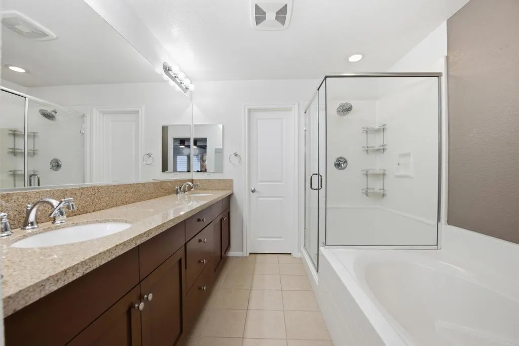 2284 Durango Way Unit 200