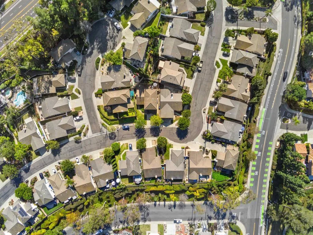 1387 Longfellow Road