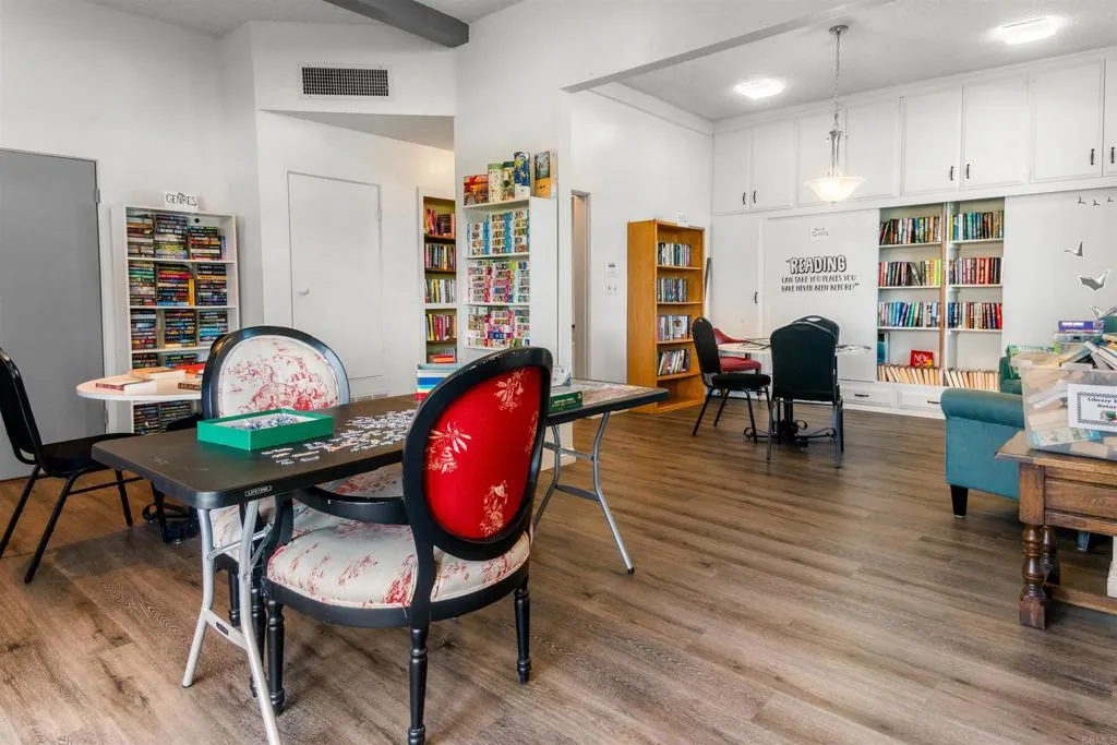 3535 Linda Vista Dr. Unit 336