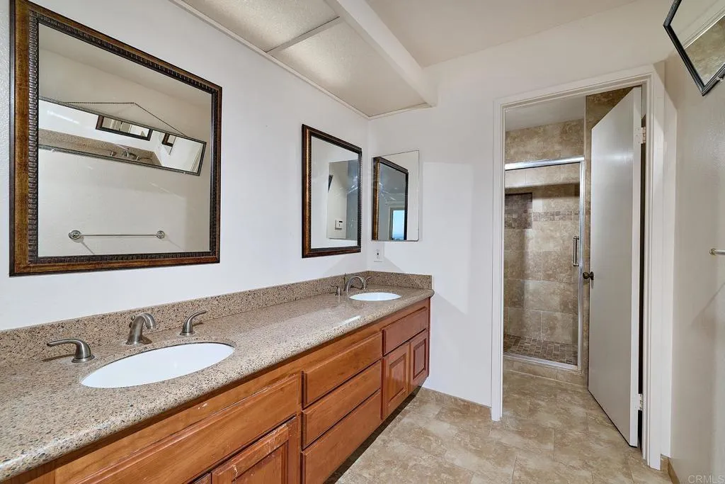 1068 Passiflora Ave
