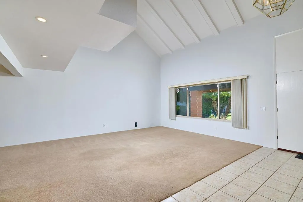 1068 Passiflora Ave