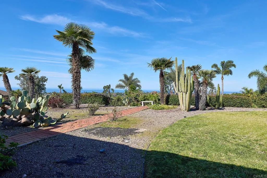 1068 Passiflora Ave