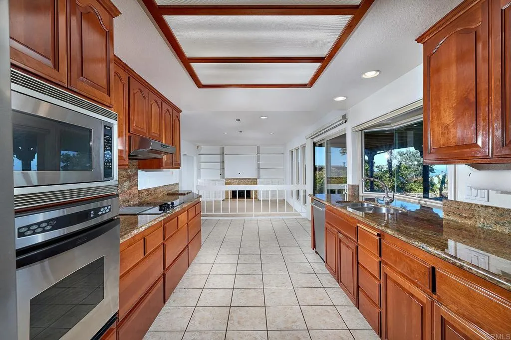 1068 Passiflora Ave