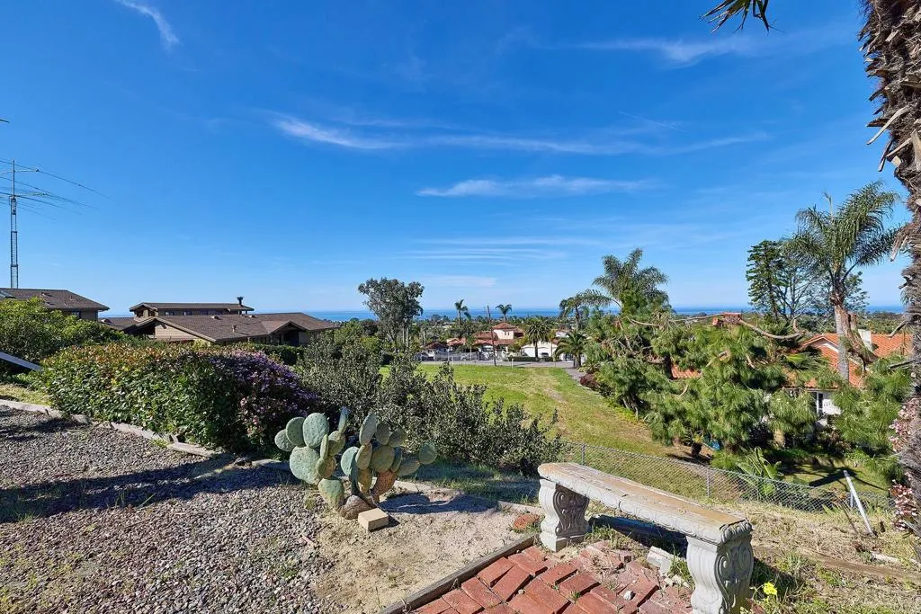 1068 Passiflora Ave