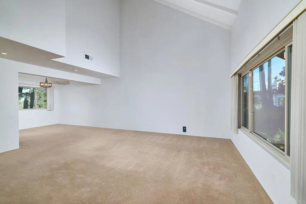 1068 Passiflora Ave