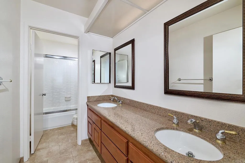 1068 Passiflora Ave
