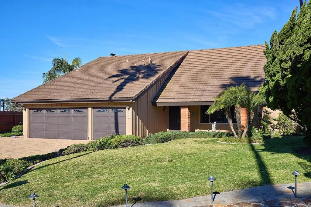 1068 Passiflora Ave