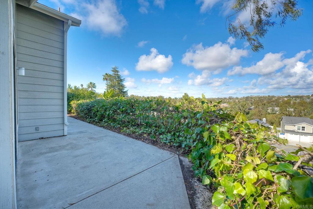 1896 E Pointe Avenue