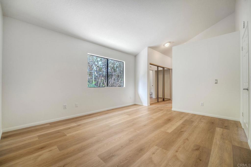 1896 E Pointe Avenue