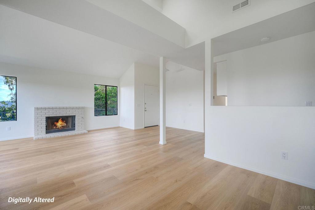 1896 E Pointe Avenue