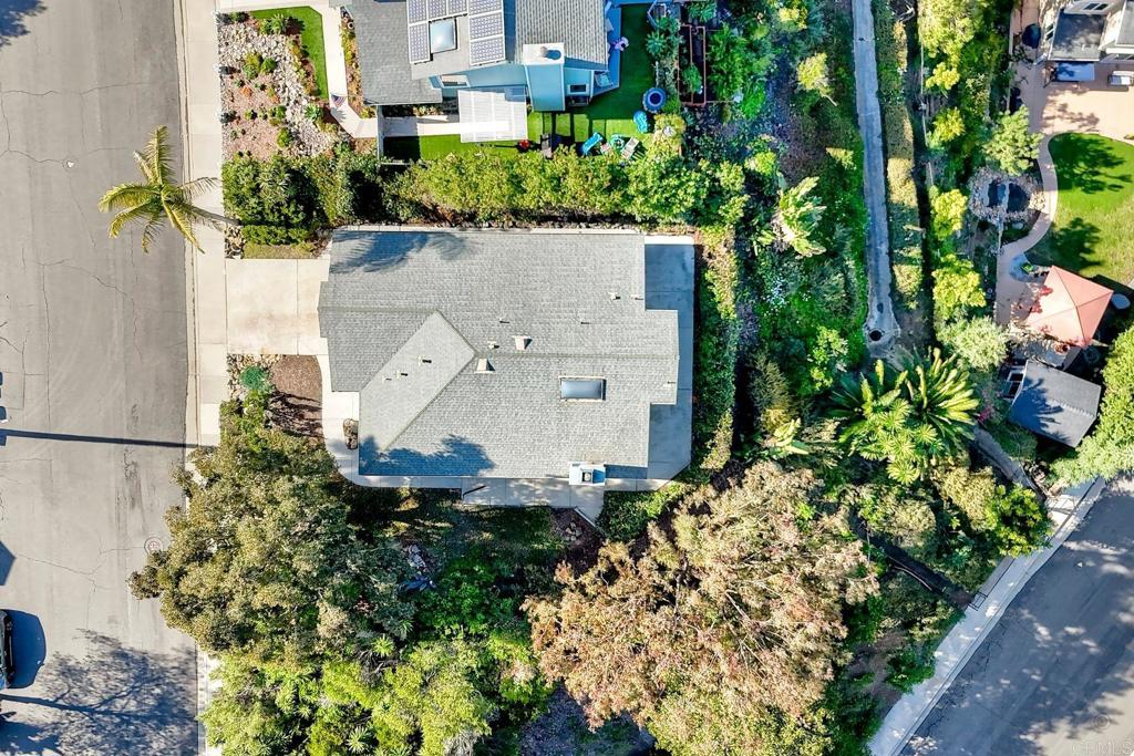 1896 E Pointe Avenue