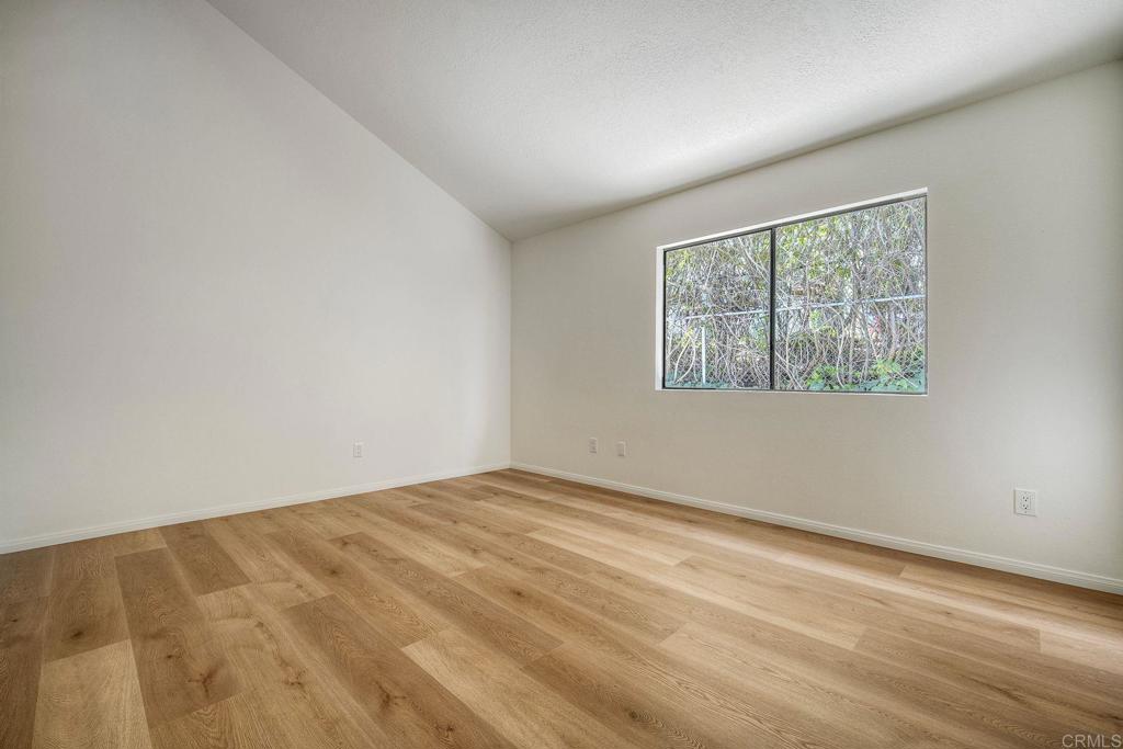 1896 E Pointe Avenue