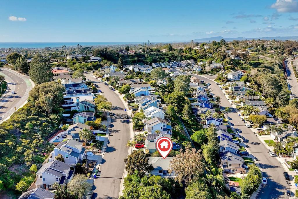 1896 E Pointe Avenue