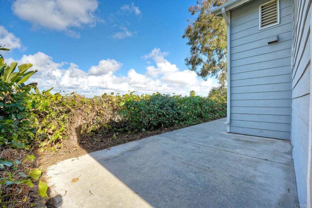 1896 E Pointe Avenue