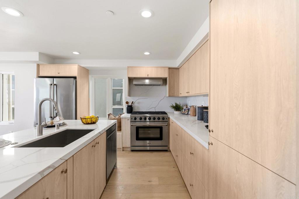 212 S Pacific Street