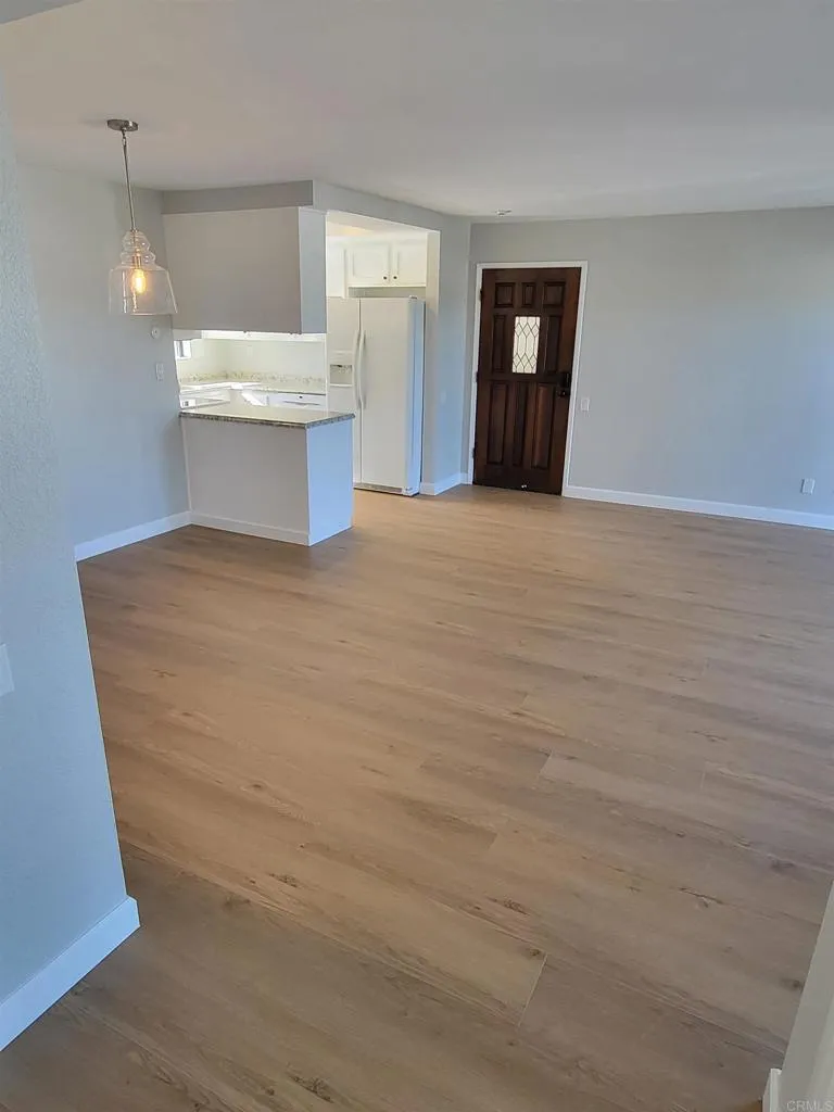 1263 Robinson Avenue Unit 12