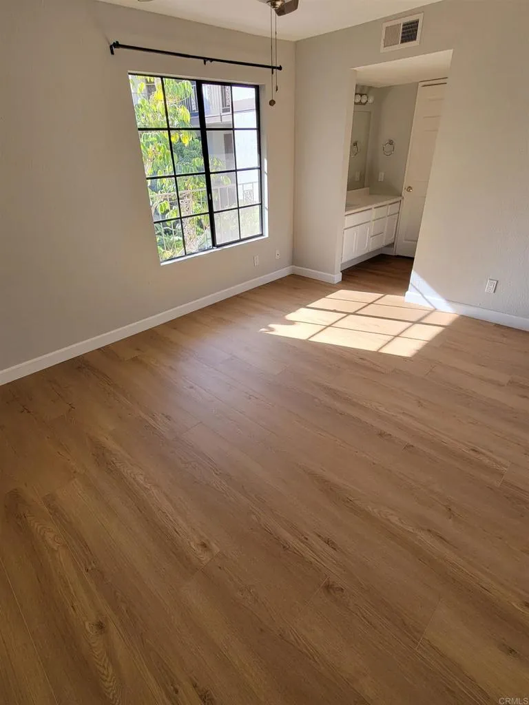 1263 Robinson Avenue Unit 12