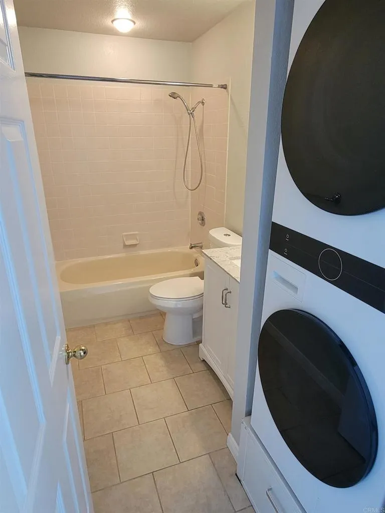 1263 Robinson Avenue Unit 12