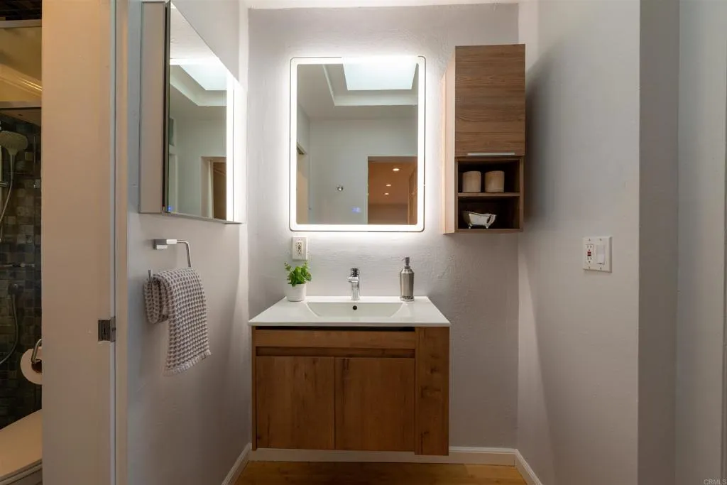 1615 Hotel Circle South Unit D306