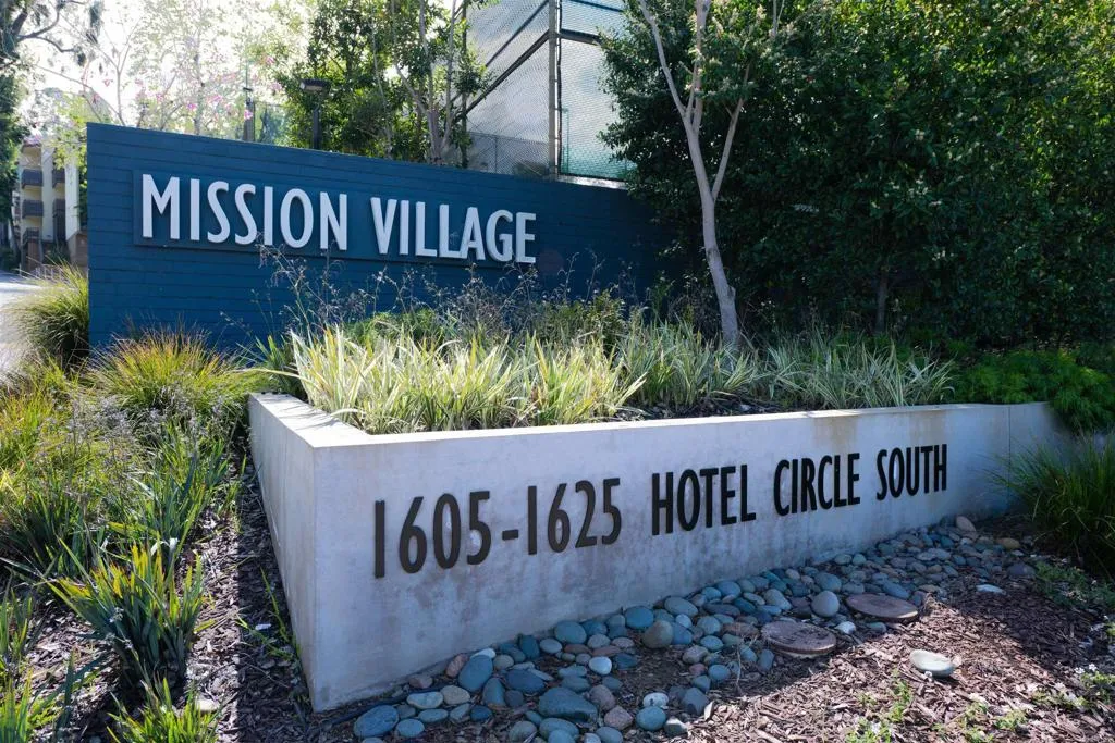 1615 Hotel Circle South Unit D306