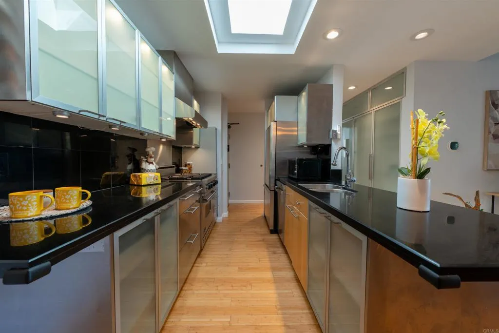 1615 Hotel Circle South Unit D306