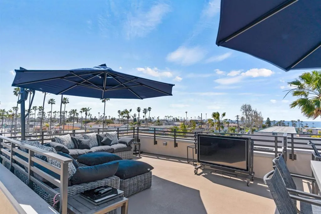 1573 Vista Del Mar Way Unit 4